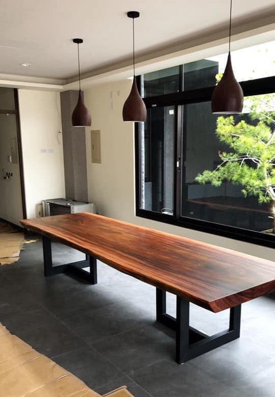 Giá của bàn gỗ me tây phụ thuộc vào những yếu tố nào?