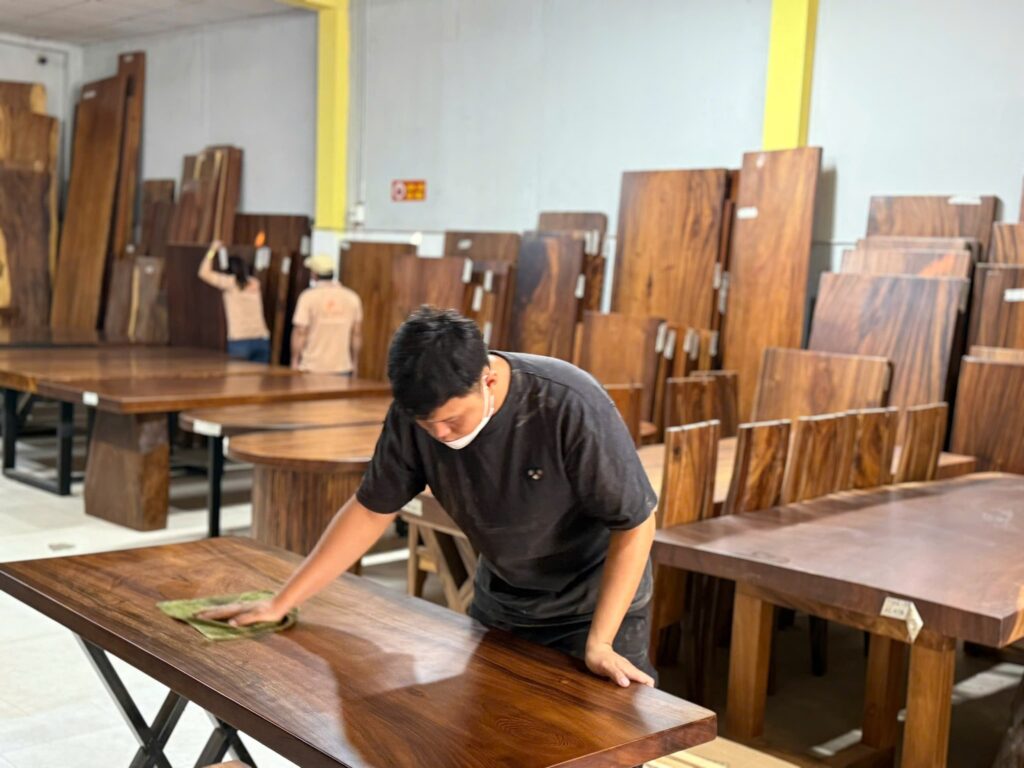 So Sánh Gỗ Lim Và Gỗ Me Tây