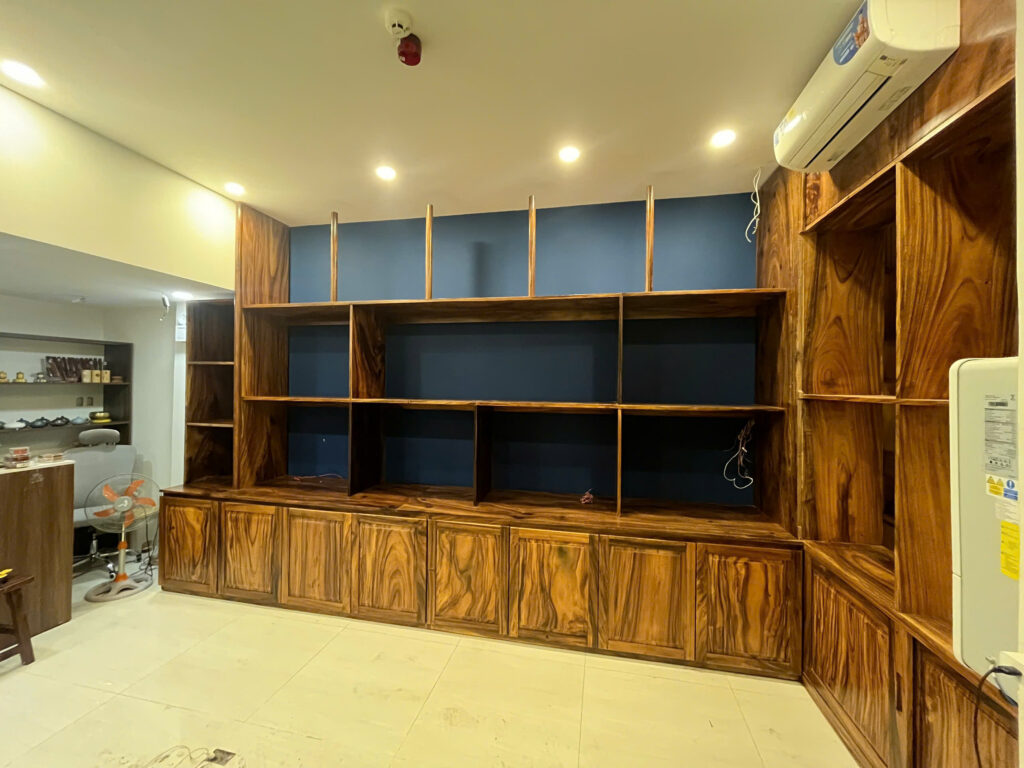 Thi Công Sản Xuất Tủ Kệ Trưng Bày Tượng Phật Gỗ Tự Nhiên Me Tây